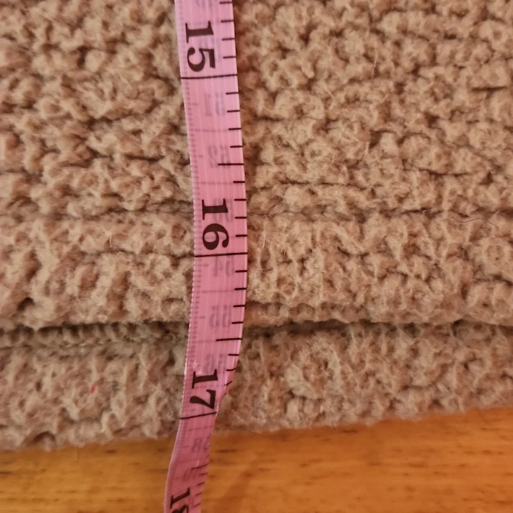 Banana Republic teddy sweater - Picture 6 of 8